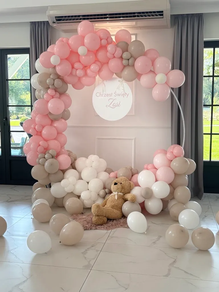 Łuk balonowy na chrzest